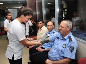 Hemşire Adaylarından Sağlık Taraması