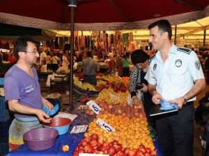 Karşıyaka’da Pazarcılara Etiket Ve Evrak Uyarısı