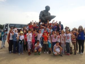 Altın Gençler De Yola Çıktı