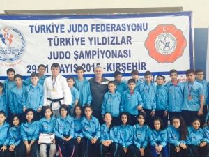 Judo Yıldızlarda Kağıtspor Rakip Tanımadı