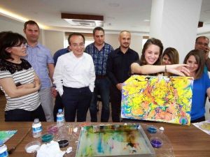 Tredaş Çalışanları Ebru Sanatına İlgi Gösterdi