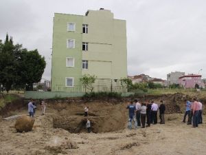 İnşaat Kazısı Sırasında Tarihi Mezar Bulundu