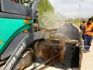 Edremit Belediyesi’nden Yol Yapım Çalışması