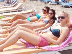 Plajlar Turistlere Kaldı