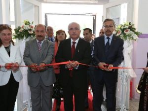 Vali Tuna, TUBİTAK 4006 Bilim Fuarının Açılışını Yaptı