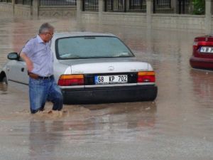 Aksaray’ı Sel Vurdu