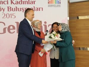 Ak Partili Ayşe Kartal: “Geçmiş İktidarların Derdi Yönetmekti, Bizimki İse Hizmet Etmek”