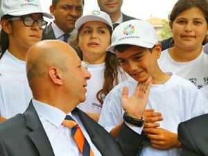 Kocasinan’dan Çocuklara Parklarda Karne Hediyesi