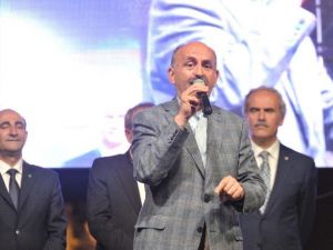 Bakan Müezzinoğlu’ndan Miting Havasında Konuşma