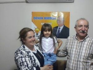 Miroğlu’nun Minik Hayranı Görenleri Şaşırttı