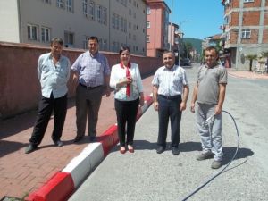 Saltukova’da Bordür Taşlarının Boyanmasına Başlandı
