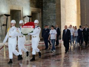 Şampiyonlar Ata’nın Huzuruna Çıktı