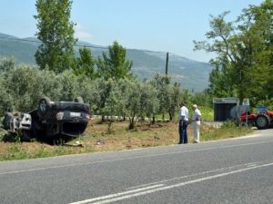 Bursa’da Traktörle Çarpışan Cip Taklalar Attı: 2 Yaralı