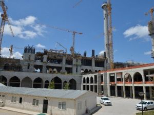 Çamlıca Camii Hızla Yükseliyor