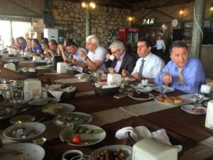 Başkan Saka Ve Muhtarlar Toplantıda Bir Araya Geldi