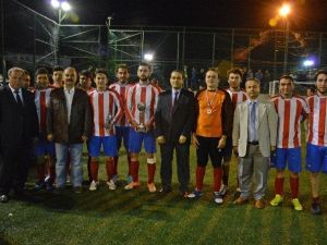 Kırka’da Şampiyon Kupası Kırka Gençlik Takımının