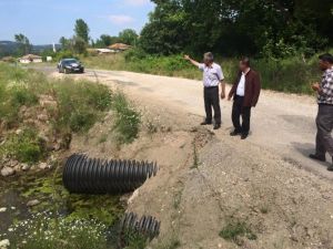 Lapseki Köy Yollarına Menfez Yapılıyor