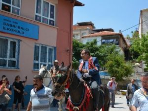 Kaymakam Atçı Önce Ata Bindi Sonra Keşkek Dövdü