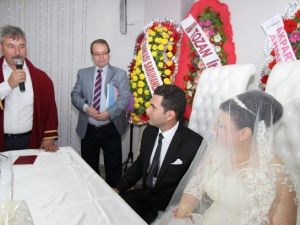 Başkan Yaralı Personelinin Nikahını Kıydı