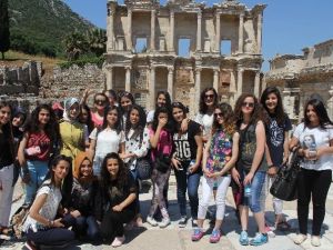 Manisalı Bin 600 Genç ‘Şehirler Ve Kültürler Projesi’ İle Buluşuyor