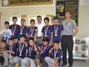 Çan 23 Eylül Ortaokulu Futsal Şampiyonu Oldu