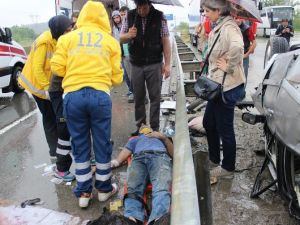 Sakarya’da Trafik Kazası: 4 Yaralı