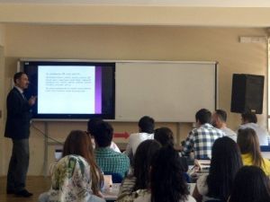 Üniversite Öğrencileri Sigaranın Zararlarına Dikkat Çekti