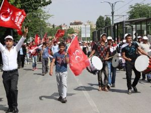 Miting Sonrası Davullu Zurnalı Yürüyüş