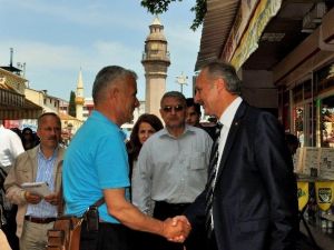Özden: “Biz Milletin Efendisi Değil Hizmetkarıyız”