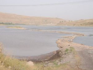 Serinlemek İçin Dicle Nehri’ne Giren Genç Boğuldu