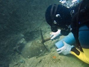 Batık Osmanlı Savaş Gemisinin Bulunduğu Bölgede Kazı Heyecanı