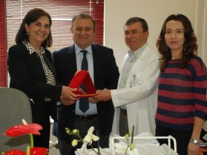 Prof. Dr. Usluer, Profesör Olan Asistanını Kutladı