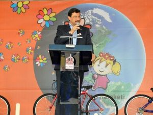 Çevre Çiçeklerinden Örnek Geri Dönüşüm Mesajı