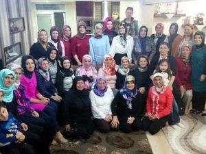AK Parti’li Hanımlar, Gülten Nazlı’yı Evinde Ziyaret Etti