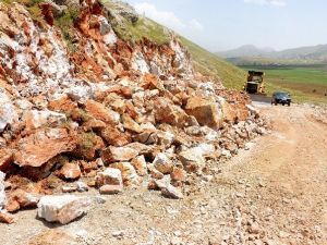 Kurucuova Mahallesi’nde Yol Çalışması Yapılıyor
