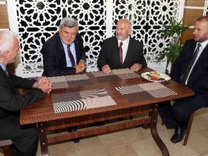 Karaosmanoğlu, Balkan Ziyaretçileriyle Buluştu