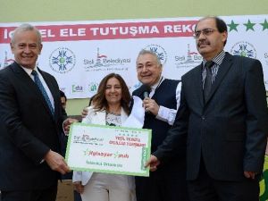 Şişli’de “Çevre İçın Çocuklar El Ele Tutuşma” Rekoru Kırdı