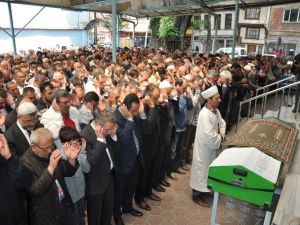 Beyin Kanaması Geçiren Muhtar Toprağa Verildi