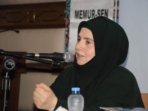 Şenlikoğlu "Aile Ve Gençlik" Konferansı Verdi