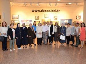 Meslek Edindirme Kursiyerleri Resimlerini Sergiledi