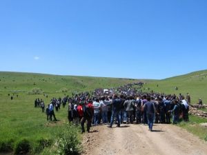 Bingöl’de Öldürülen HDP’li Hamdullah Öğe’nin Cenazesi Toprağa Verildi