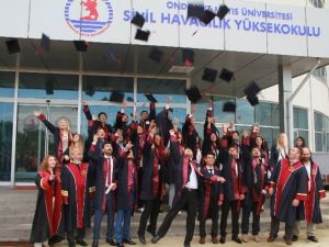 Sivil Havacılık Yüksekokulu İlk Mezunlarını Verdi