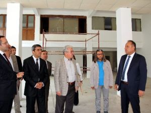 Tahsin Babaş, Yaşlı Bakım Hizmeti İle Sosyal Market’te İncelemede Bulundu