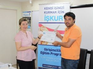 İŞKUR Girişimcilik Kursiyerleri Belgelerini Aldı