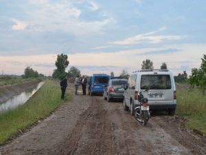 Silahla Başından Vurup İntihar Süsü Verdiler