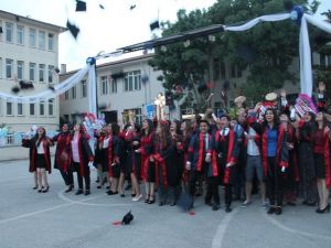 Tarihi Erzincan Lisesi 65. Mezunlarını Coşkuyla Uğurladı