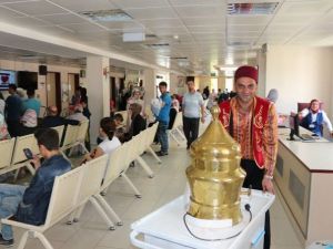 Hastaneye Gelenler Osmanlı Şerbetiyle Serinliyor