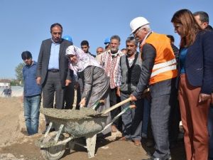 Erciş’te Kasaplar Çarşısının Temeli Atıldı