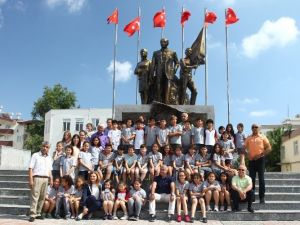 Manavgat Belediyesi’nden Çocuklara Karne Hediyesi