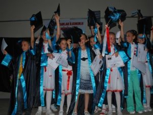 Öğrenciler Yıl Sonu Gecesinde Doyasıya Eğlendiler